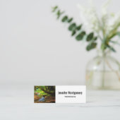 フォレストクリーク美しい自然景観写真 スキニー名刺 (スタンド正面)