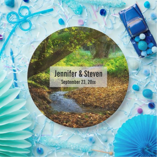 フォレストクリーク美しい自然結婚写真 ペーパープレート (パーティー)