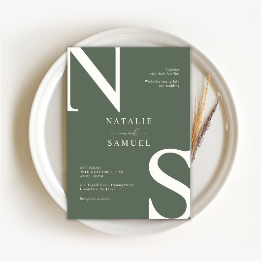 フォレストグリーンミニマリストエレガントイニシャルウェッディ 招待状