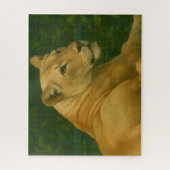 フォレストセンチネル – ゴールデンライトの休息中のライオン ジグソーパズル (縦)