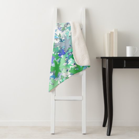 フォレスト子供部屋ブルーグリーングレーリーフフローラルパターン シェルパブランケット (インサイチュ)