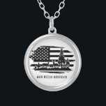 *~*フォレストAP40鹿パインズモダンアメリカ国旗 シルバープレートネックレス<br><div class="desc">(AP27を検索して様々な製品に類似したデザインを、AP40を検索して意図してジュエリーする(r))愛国的な愛国的な愛国的なデザインと精力的に強化。(デザインは他のZazzle製品に転送することができる)あなたが必要もしな手を届け救済る。*統一された州フォレストディアパインモダンズ黒白のアメリカ国旗。文字GOD BLESS AMERICAは変更または削除できる。お好カスタマイズみにカスタマイズする。抽象芸術アメリカ国旗のデザインは、愛国者は確かに愛するだろう。古い栄光の州のクリエイティブ表現である抽象芸術クリエイティブモダン人気がある非常に自然組成 – アメリカ国旗アメリカーナスタイル軍隊および/または愛国白黒*鹿林PINE TREESおよびアメリカのフラグはUSAのと強力な表示アートAMERICAフラグ。この愛国的なユニーククリエイティブオリジナルデザインは芸術的、古い栄光と星とストライプと呼ばれる強い黒と白のアートアメリカ合衆国のフラグを備えている。芸術はシンプル抽象芸術ユニーククリエイティブでパワフル。このデザインは間違いなく愛国心の声明だ。請負業者、市民プロフェッショナル、退役軍人または軍隊弁護士かわいらしと、アメリカ合衆国を大切にしている多くの人が楽しむ、この旗のデザインを使って彼らの中にいる人を代表する。あなたの愛国的な妻、女の子の友人、娘、従兄弟、叔母、おばあちゃん、メイド・オブ・オーナー（花嫁付き添い人）や母は彼らの人生誇りを持ったでこのデザインを持つだろう。カスタマイズ望み通りにこのデザインをマグカップなどの他の製品に転送することも選択できる。====こもしのデザインから電話が…============================ *~*私聞はAnna Rosaで、国際的に知られている遠隔遠隔遠隔遠隔式霊気ヒーラーで、2001年から私のエネルギー癒しのエネルギーと私のエネルギー癒しのモダリティAurora Mistica (R)の両方をチャネリングしている。私のすべてのデザインと製品は、甘い穏やかなヒーリングエネルギーでリモートで精力的に強化されている。良いバイブ楽しむス：)より多くの癒しのエネルギーのバイブが私のリモートの距離の癒しのサイトを訪問する素晴らし: http://www.reikiwithtrust.com http://auroramisticadistancehealing.com. http://facebook.com/annarosaeverythingenergy免責条項：私が距離のヒーラーとして行うことは、医療や心理的なサービスの代替ではなく、賛辞であると意図されている。あなたの不均衡と苦情のための健康または心理的なプロフェッショナルを参照しなさい。</div>