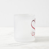 フォーエバーハートレッドオンホワイト フロストグラスマグカップ (中央)