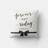 フォーエバーブラック&ホワイトの結婚枕ブラックボウ クッション (正面)