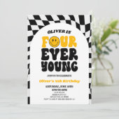 フォーエバーヤングレトロファースト4歳誕生日パーティー 招待状 (スタンド正面)