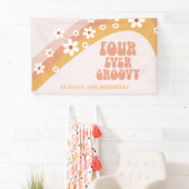 フォーエバーGroovyレトロデイジー4thバースデーバナー 横断幕 (インサイチュ)