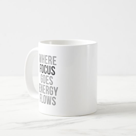 フォーカスがエネルギーの流れを行う場所 コーヒーマグカップ (正面左)