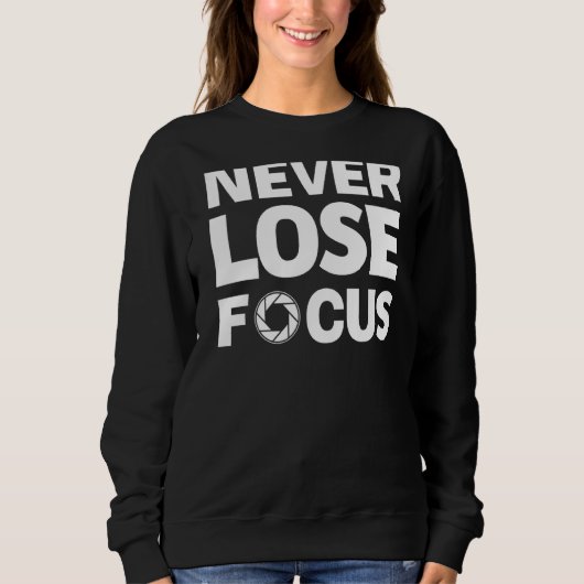 フォーカスカメラを失わない スウェットシャツ (正面)