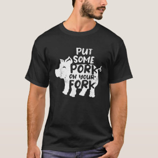 フォークに豚肉を入れるBBQピグローストバーベキュー Tシャツ