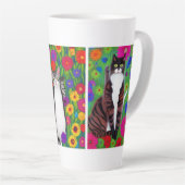 フォークアカラフルート猫と花 | AIアート カフェラテマグ (右アングル)