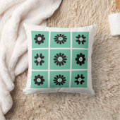 フォークアートフラワーズグリーン&ブラック クッション (ブランケット)