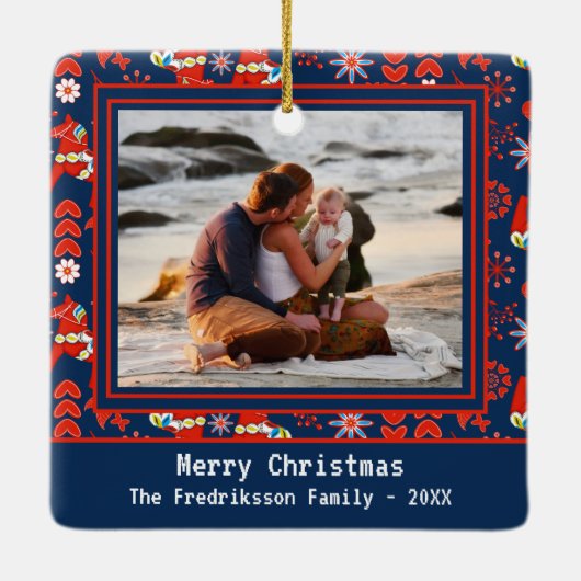 フォークアートレッドスウェーデンダラ馬とパターン写真 セラミックオーナメント (裏面)