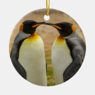 フォークランド諸島のキングペンギンのつがい セラミックオーナメント