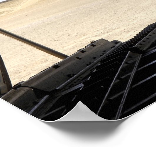 フォークリフトはC-130ヘラクレスに貨物を積み込む ポスター (角)