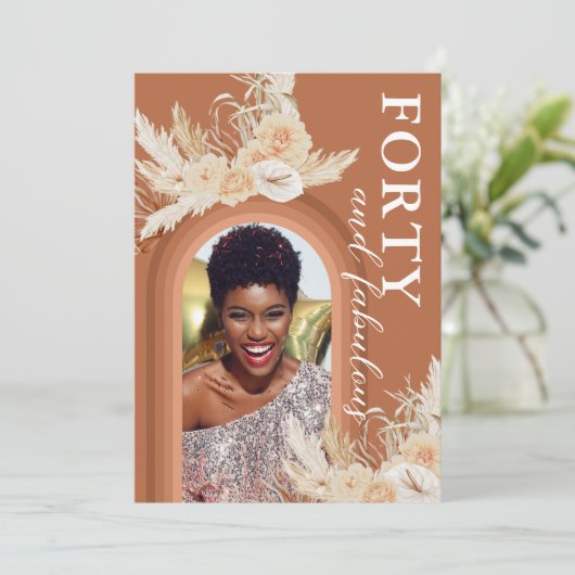 フォーティアンドファブルーズバーンオレンジボホ誕生日 招待状 (スタンド正面)