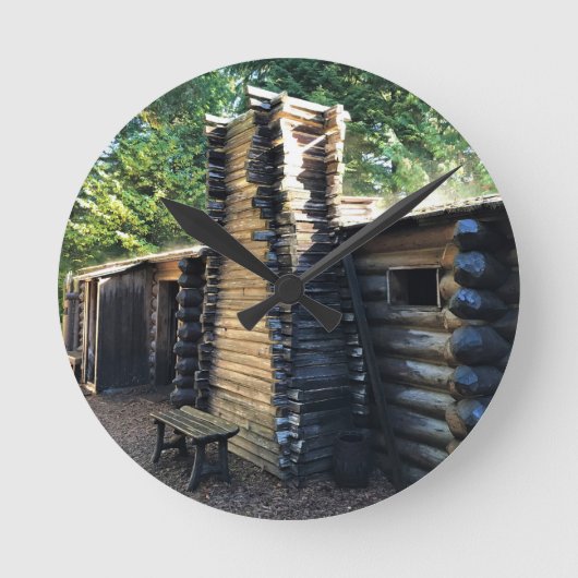 フォートクラトソップ、アストリア、オレゴン ラウンド壁時計 (正面)