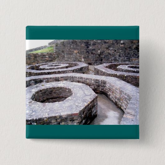 フォートチャールズ 缶バッジ (正面)