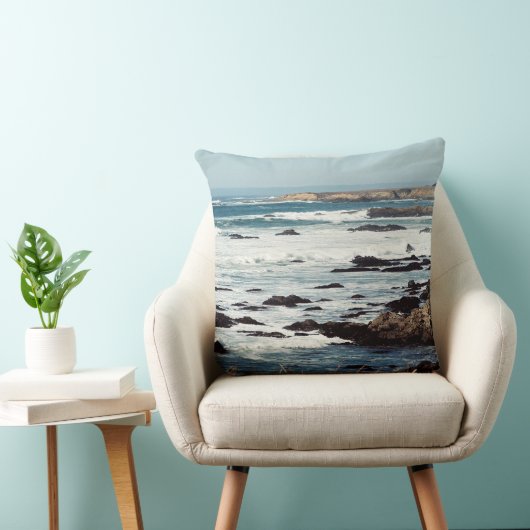 フォートブラッグ、カリフォルニアの海岸線…..... クッション (椅子)