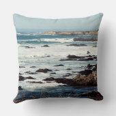 フォートブラッグ、カリフォルニアの海岸線…..... クッション (裏面)