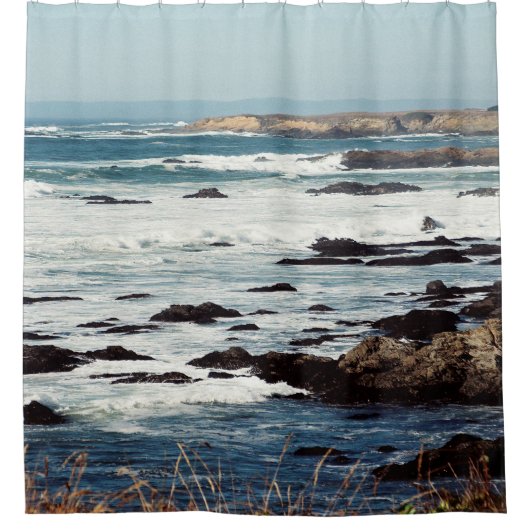 フォートブラッグ、カリフォルニアの海岸線…..... シャワーカーテン (正面)