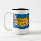 フォートペックアシニボイン国旗のマグカップ ツートーンマグカップ (左)