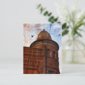 フォートマディソンにある錆びた背景の建物 ポストカード (スタンド正面)