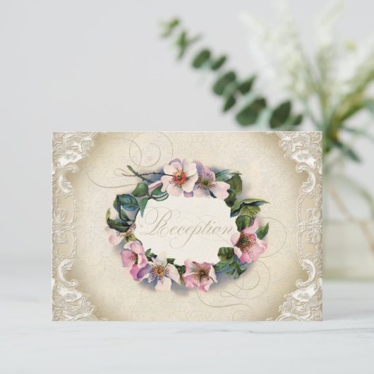 フォーマルなヴィンテージのモノグラムのレースの野生ピンクのバラの渦巻 エンクロージャーカード (スタンド正面)