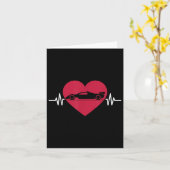 フォーミュラ・レーシング・レースカーのハートビートハートバレンタイン カード (黄色い花)