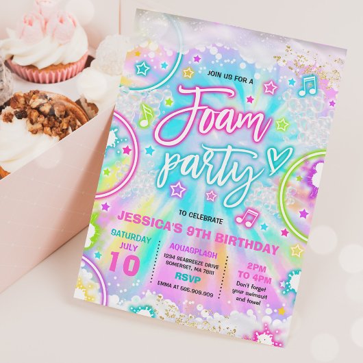 フォーム誕生日パーティープールスプラッシュパッド絞り染めグロー 招待状