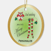 フクロウがクリスマスのお祝いのオーナメント セラミックオーナメント (左)