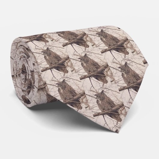 フクロウが木の枝に止まったセピア写真 ネクタイ (ロール)