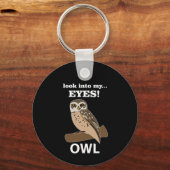 フクロウが私の目を見る キーホルダー (裏面)