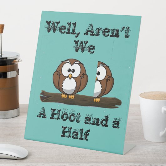 フクロウが鳴き声を上げて商売に 台座サイン (インサイチュ)