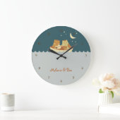 フクロウとプッシェット（シーブルー） ラージ壁時計 (ホーム)