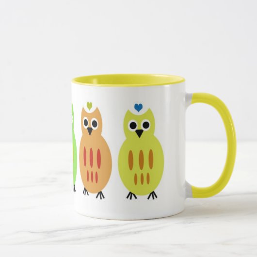 フクロウによって並べられるマグ マグカップ (右)