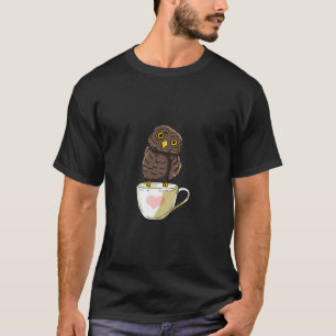 フクロウのカップコーヒー茶おもしろい夜の動物鳥 Tシャツ