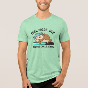 フクロウのスリープモードオフ 面白いスヌーズサイクル ユーモア トライブレンドTシャツ