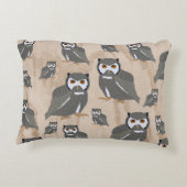 フクロウのパターンと素朴木材 アクセントクッション (裏面)