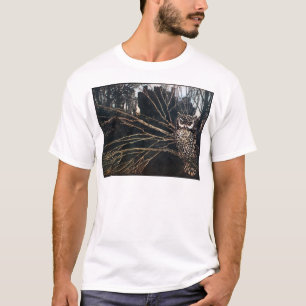 フクロウの型枠の魔法使い Tシャツ