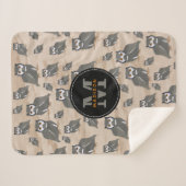 フクロウの柄と木素朴モノグラム シェルパブランケット (正面(横))