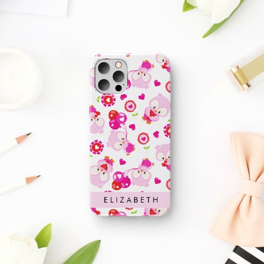 フクロウの柄、かわいいフクロウ、ピンクのフクロウ、あなたの名前 iPhone 16ケース