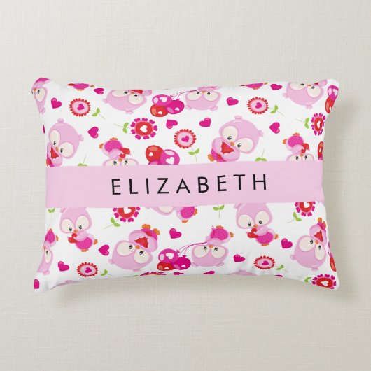 フクロウの柄、かわいいフクロウ、ピンクのフクロウ、お名前 アクセントクッション (正面)