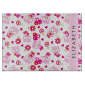 フクロウの柄、かわいいフクロウ、ピンクのフクロウ、お名前 カッティングボード (正面)