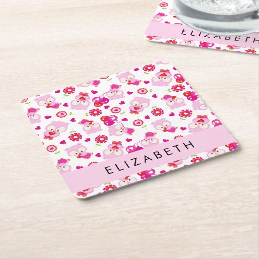 フクロウの柄、かわいいフクロウ、ピンクのフクロウ、お名前 スクエアペーパーコースター (アングル)