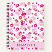 フクロウの柄、かわいいフクロウ、ピンクのフクロウ、お名前 ノートブック (正面)