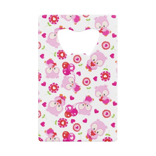 フクロウの柄、かわいいフクロウ、ピンクのフクロウ、ハート クレジットカード栓抜き (正面)