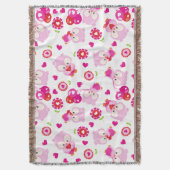 フクロウの柄、かわいいフクロウ、ピンクのフクロウ、ハート スローブランケット (正面縦)