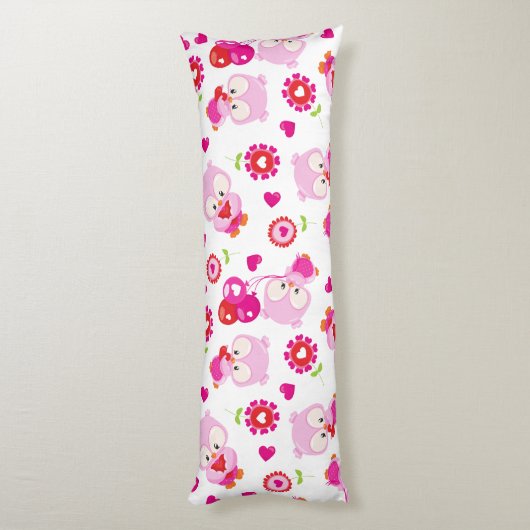 フクロウの柄、かわいいフクロウ、ピンクのフクロウ、ハート ボディピロー (裏面 (縦))