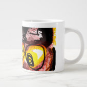 フクロウの秋のフライ ジャンボコーヒーマグカップ (右)