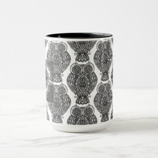 フクロウの落書きのパターン マグカップ (中央)